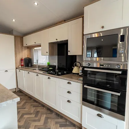 Elite Blue Luxury 3 Bedroom Newquay, Cornwall