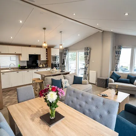 Elite Blue Luxury 3 Bedroom Newquay, Cornwall Holiday home